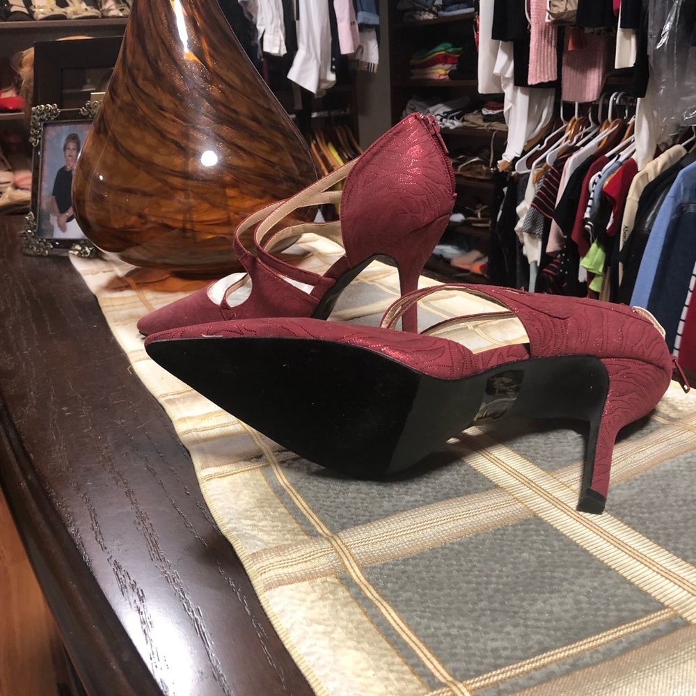 Shoe - Picture 4 of 6